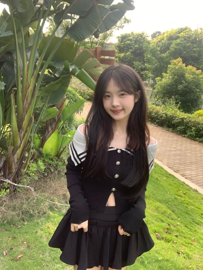 药屋少女的呢喃 封面